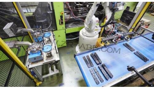 ���ο���!ABB�C���˞�Array Plastics���a�����탞��