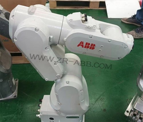 ABB�C����IRB-120���w�������B